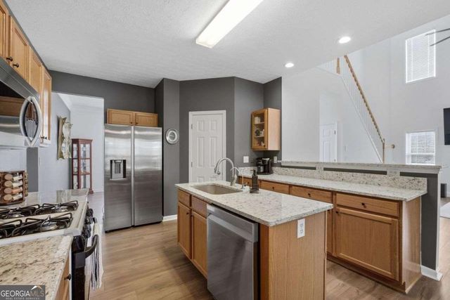 816 Pond View Lane, Sugar Hill, GA 30518