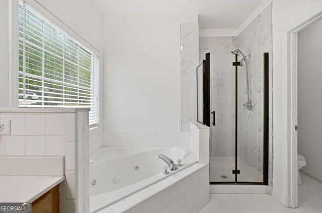 816 Pond View Lane, Sugar Hill, GA 30518