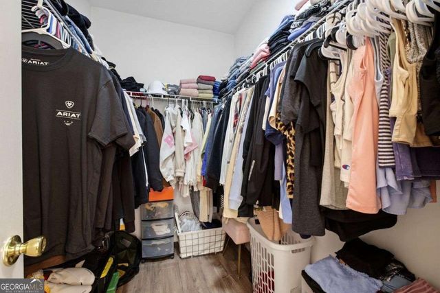 816 Pond View Lane, Sugar Hill, GA 30518