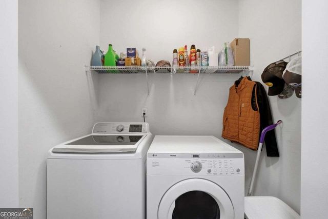 816 Pond View Lane, Sugar Hill, GA 30518