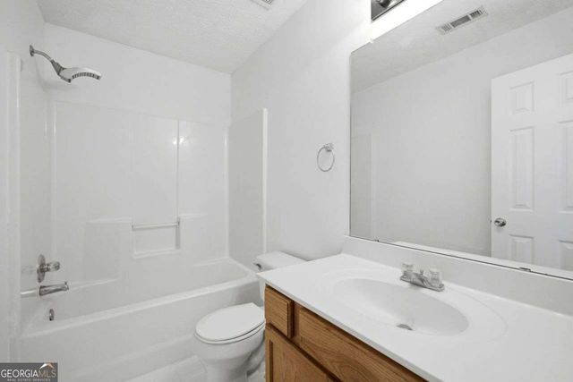 816 Pond View Lane, Sugar Hill, GA 30518