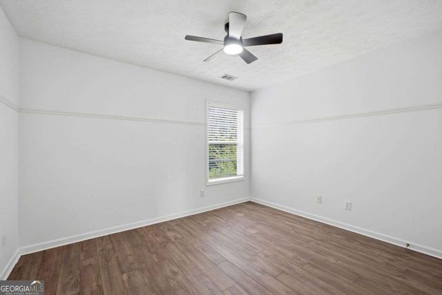 816 Pond View Lane, Sugar Hill, GA 30518