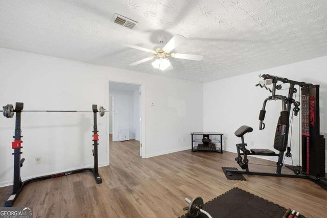 816 Pond View Lane, Sugar Hill, GA 30518