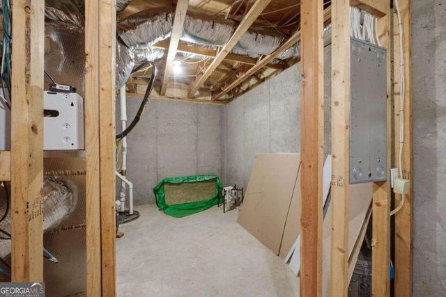 816 Pond View Lane, Sugar Hill, GA 30518