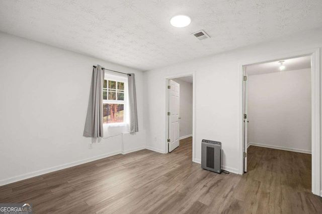 816 Pond View Lane, Sugar Hill, GA 30518