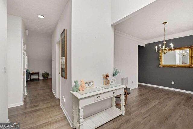 816 Pond View Lane, Sugar Hill, GA 30518