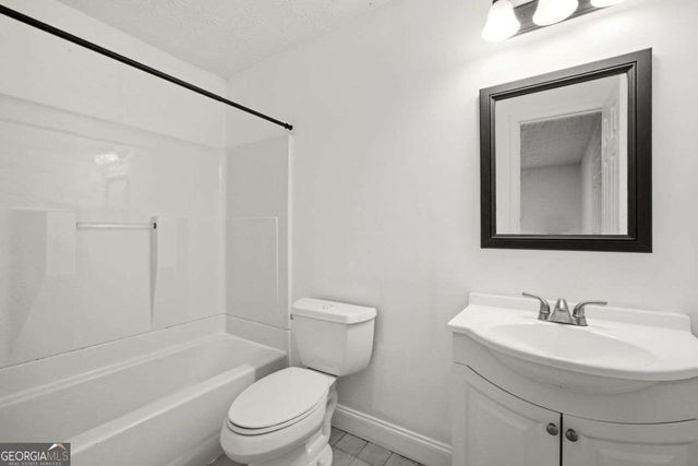 816 Pond View Lane, Sugar Hill, GA 30518