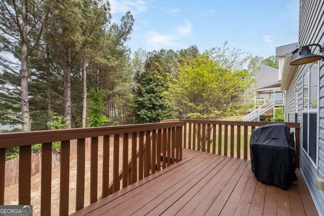 816 Pond View Lane, Sugar Hill, GA 30518