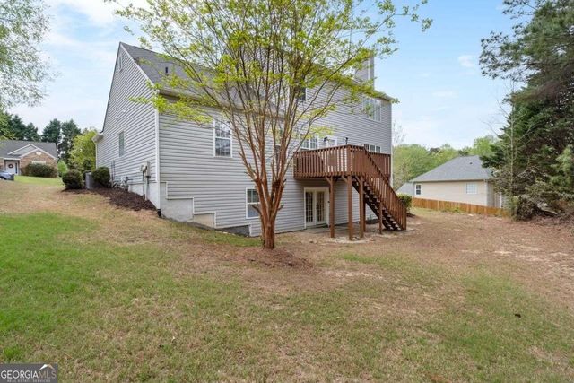 816 Pond View Lane, Sugar Hill, GA 30518