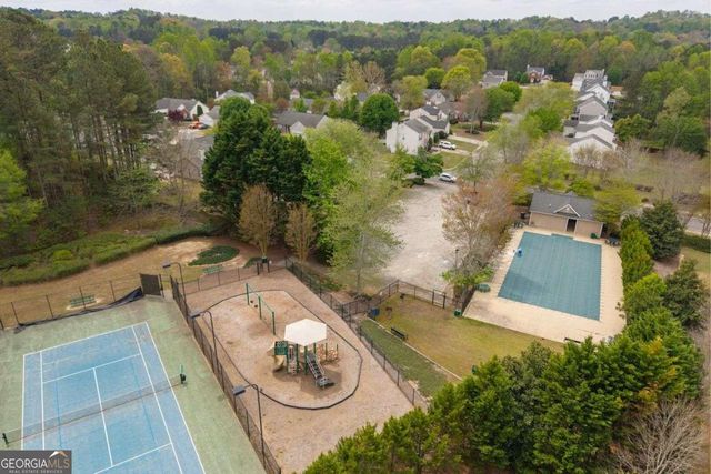 816 Pond View Lane, Sugar Hill, GA 30518