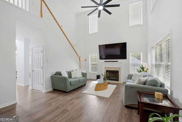 816 Pond View Lane, Sugar Hill, GA 30518