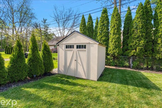 7615 West Road, Washington Twp, MI 48094