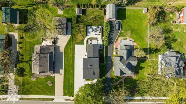 7615 West Road, Washington Twp, MI 48094