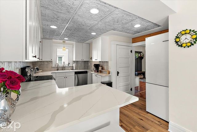 7615 West Road, Washington Twp, MI 48094