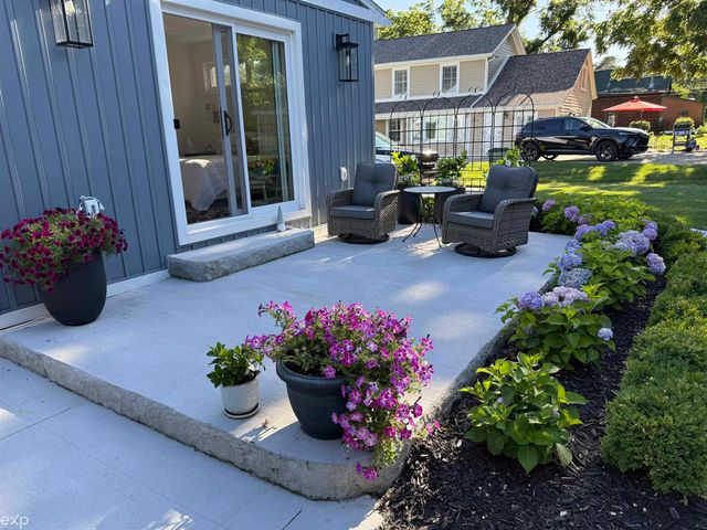 7615 West Road, Washington Twp, MI 48094