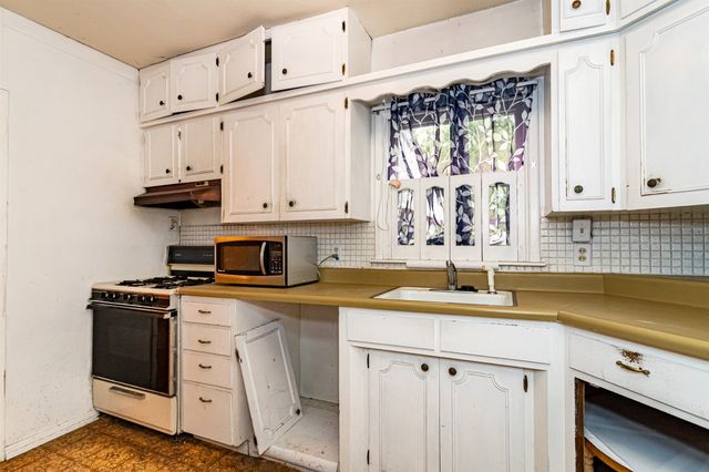 317 N Russell Avenue, Ames, IA 50010
