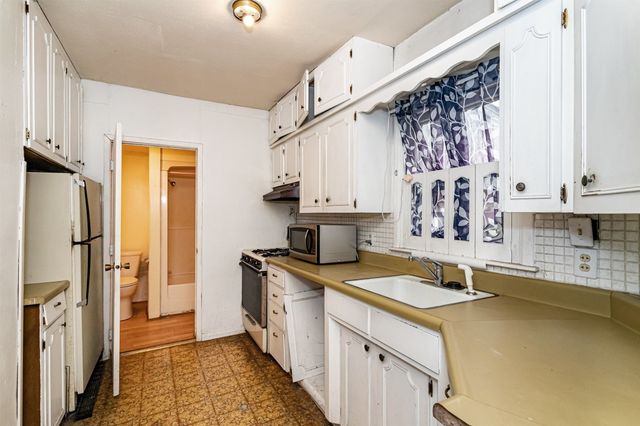 317 N Russell Avenue, Ames, IA 50010