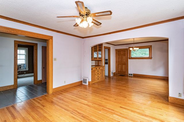 317 N Russell Avenue, Ames, IA 50010