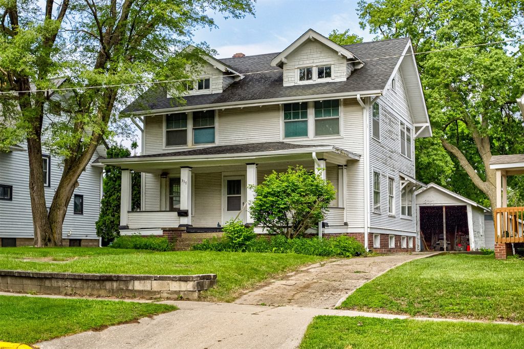 317 N Russell Avenue, Ames, IA 50010