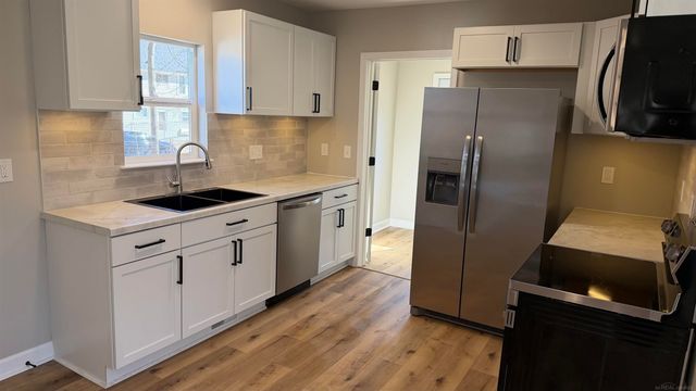 1601 Coleman Avenue, Lansing, MI 48910