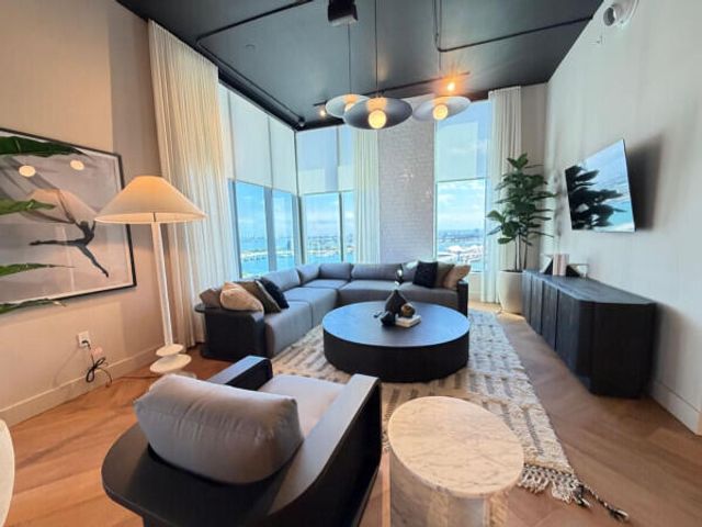 121 NE 5TH Street 2309, Miami, FL 33132