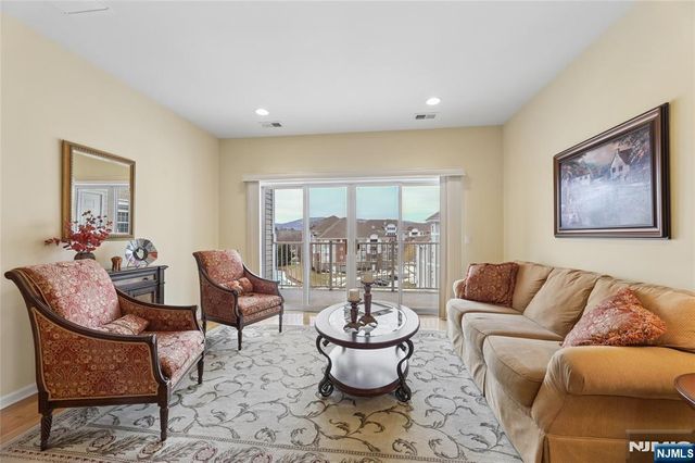 7408 Warrens Way DEEDED GARAGE &, Wanaque, NJ 07465