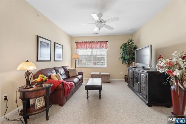 7408 Warrens Way DEEDED GARAGE &, Wanaque, NJ 07465