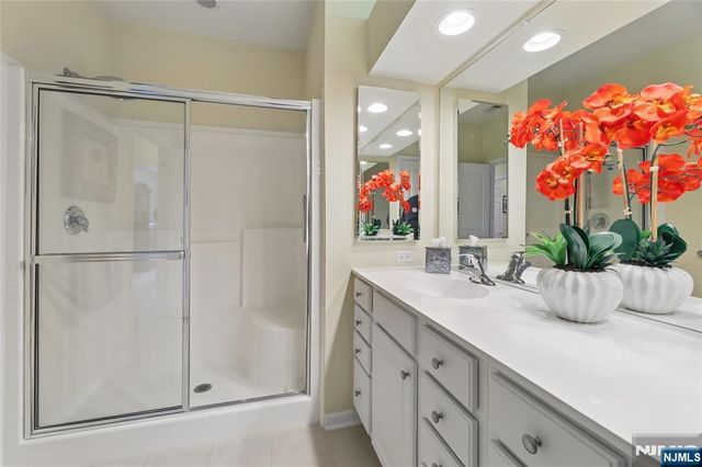 7408 Warrens Way DEEDED GARAGE &, Wanaque, NJ 07465