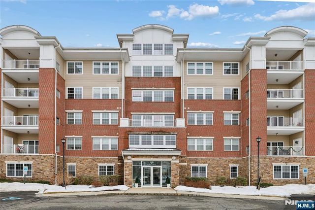 7408 Warrens Way DEEDED GARAGE &, Wanaque, NJ 07465