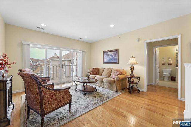 7408 Warrens Way DEEDED GARAGE &, Wanaque, NJ 07465