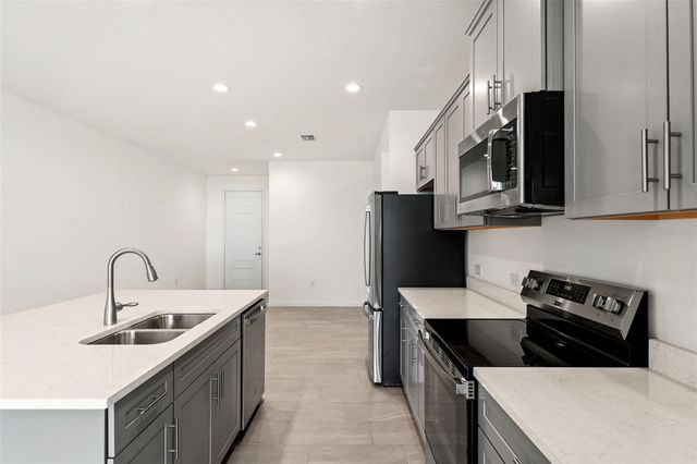 2272 WASHINGTON PALM COURT, Bradenton, FL 34212