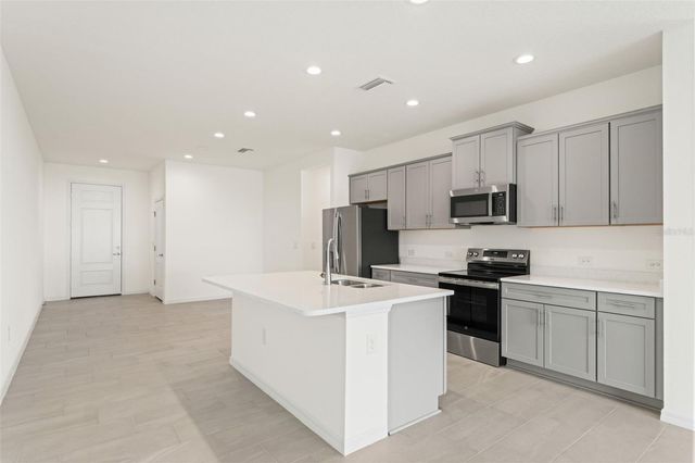 2272 WASHINGTON PALM COURT, Bradenton, FL 34212