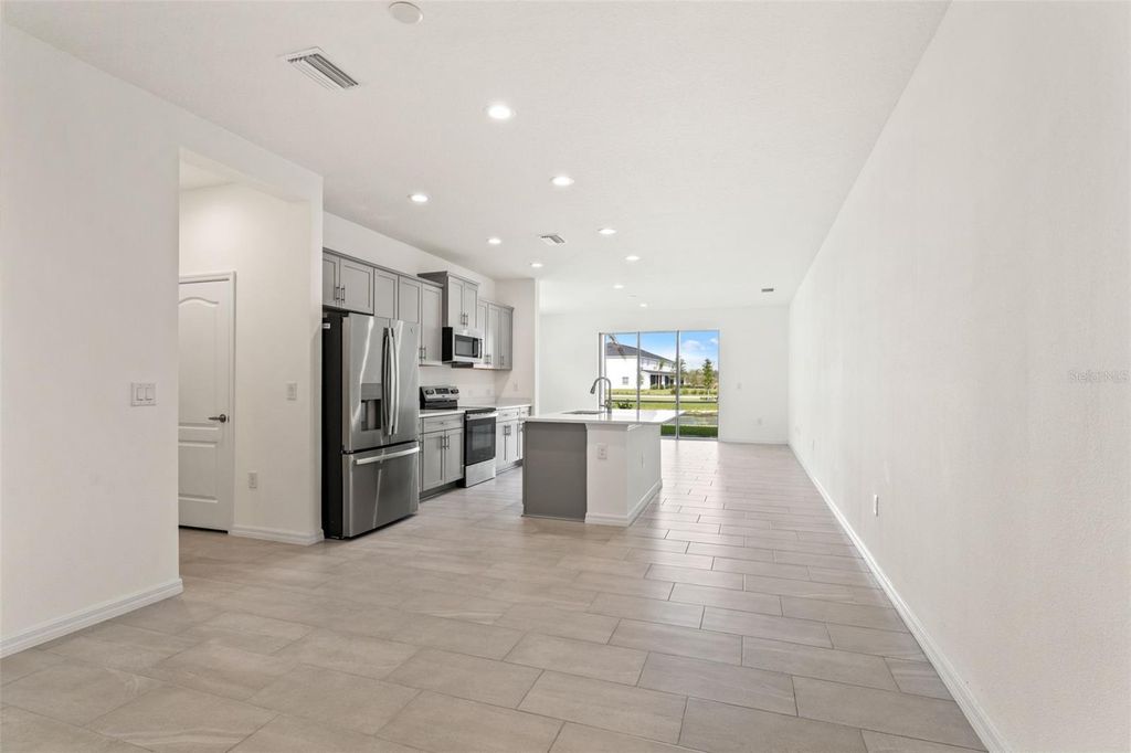 Image 18 of property listing at 2272 WASHINGTON PALM COURT, Bradenton, FL 34212