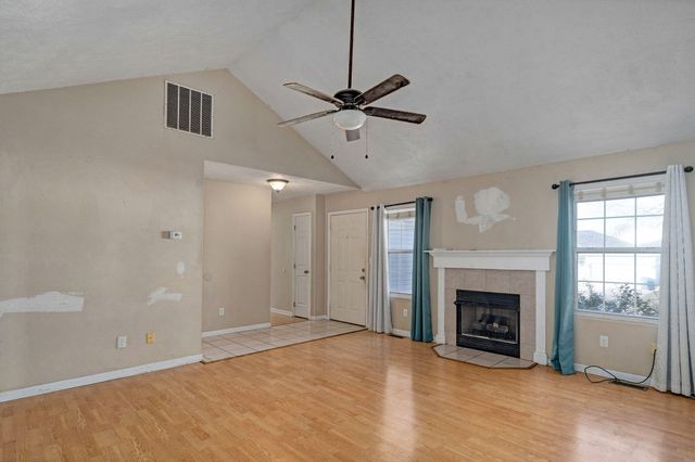 860 W Hickory Nut Court, Nixa, MO 65714