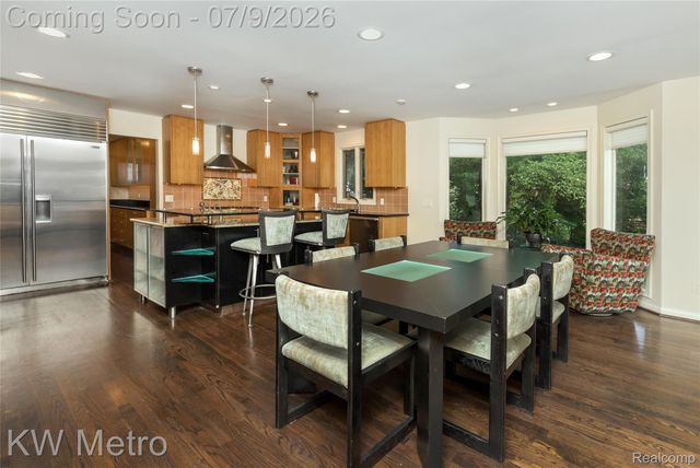 22560 Kenwyck Drive, Southfield, MI 48034