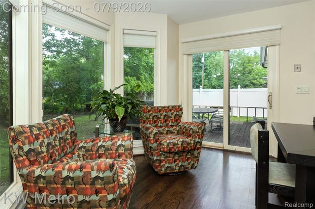 22560 Kenwyck Drive, Southfield, MI 48034