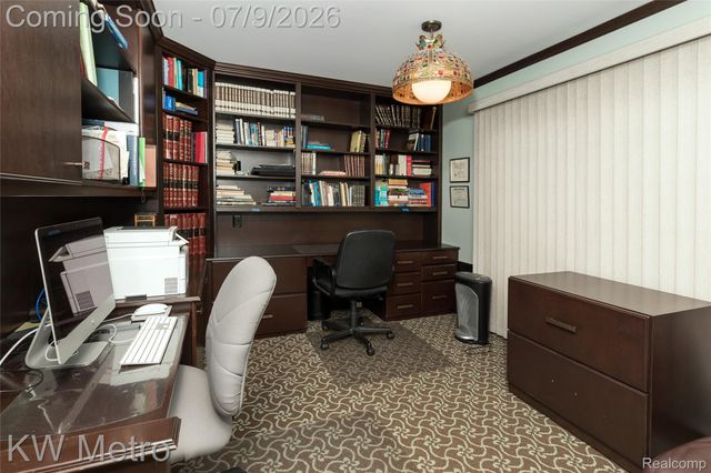 22560 Kenwyck Drive, Southfield, MI 48034