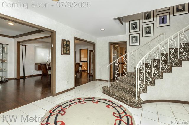 22560 Kenwyck Drive, Southfield, MI 48034