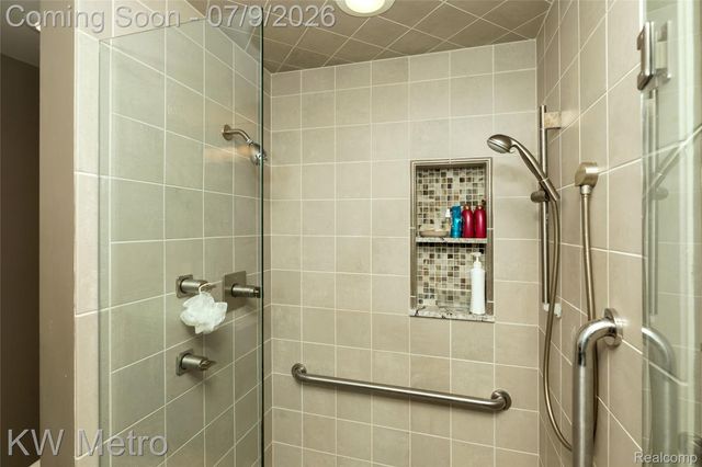 22560 Kenwyck Drive, Southfield, MI 48034