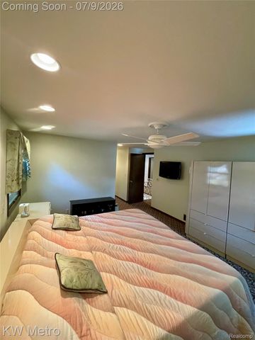 22560 Kenwyck Drive, Southfield, MI 48034
