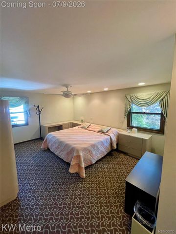 22560 Kenwyck Drive, Southfield, MI 48034