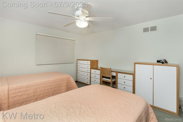 22560 Kenwyck Drive, Southfield, MI 48034