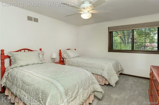 22560 Kenwyck Drive, Southfield, MI 48034