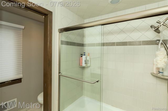 22560 Kenwyck Drive, Southfield, MI 48034
