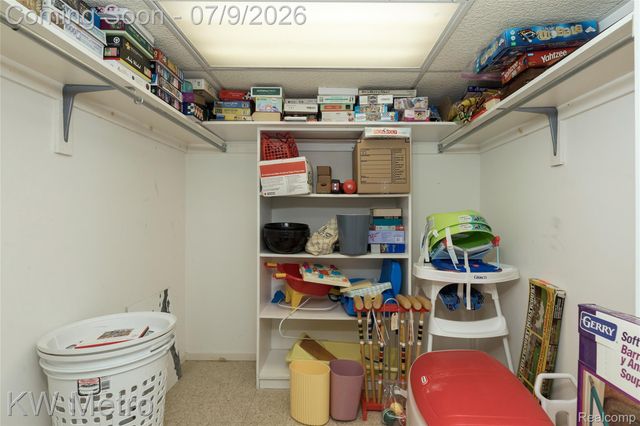 22560 Kenwyck Drive, Southfield, MI 48034
