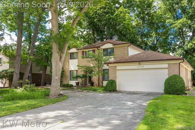 22560 Kenwyck Drive, Southfield, MI 48034