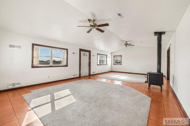 165 N 900 W, Moreland, ID 83221