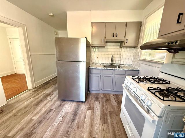 618 Jersey Street 1, Harrison, NJ 07029