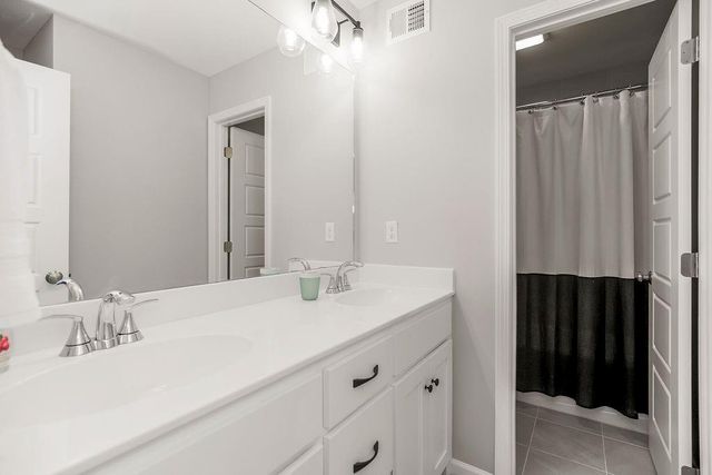 12565 S Meadow View Street, Olathe, KS 66061