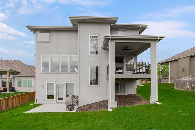 12565 S Meadow View Street, Olathe, KS 66061